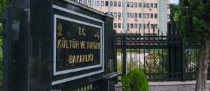 Kültür Bakanlığı Altın Portakal’dan çekildi