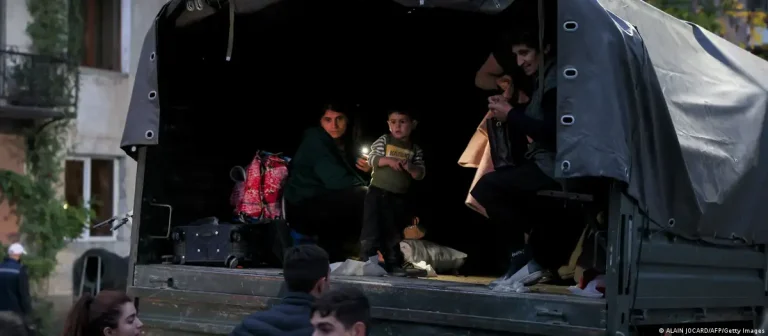 Ermenilerin yarıdan fazlası Dağlık Karabağ’ı terk etti