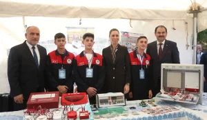 AK Parti Genel Başkan Yardımcısı Karaaslan, Samsun’da Bilim ve Teknoloji Şenliği’ni gezdi