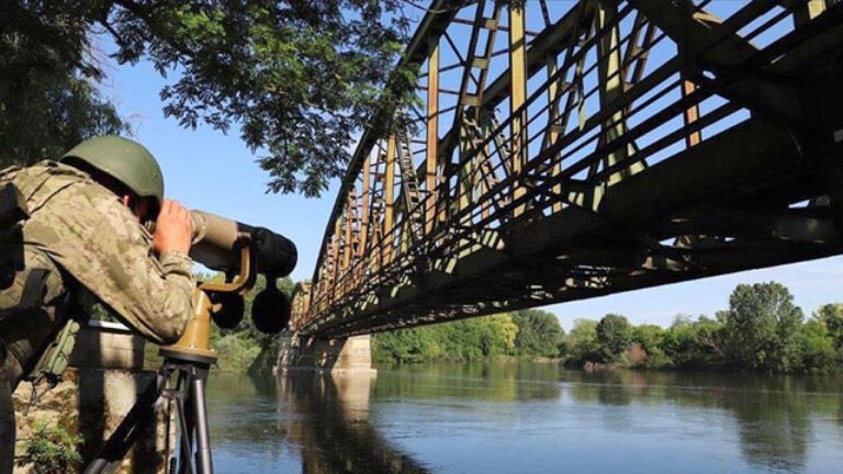 Hudut kartalları 4’ü FETÖ’cü 5 kişiyi yakaladı