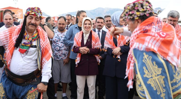 Bakan Mahinur Özdemir Göktaş 5. Uluslararası GastroAfyon Turizm ve Lezzet Festivali’nin Açılışına Katıldı
