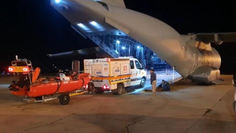 TCG Sancaktar yardım için Libya’ya yola çıktı