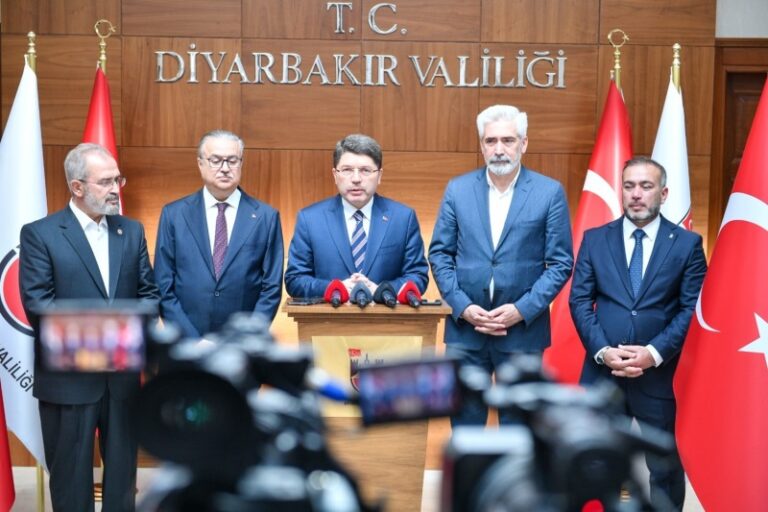 Adalet Bakanı Yılmaz Tunç, “Diyarbakır’da yatırımları yeniden gözden geçirdik”