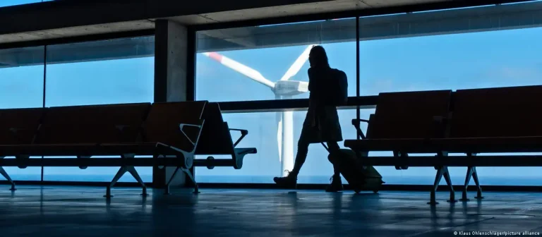 İran: Kadınlara baskı beyin göçünü hızlandırıyor