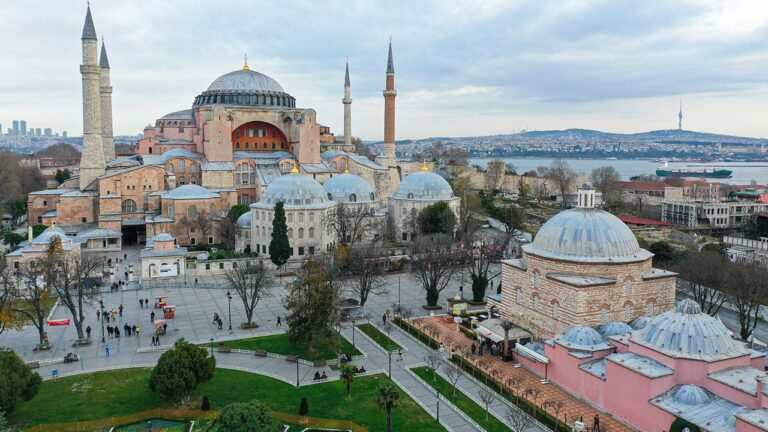Ayasofya yabancı turistlere ücretli olacak