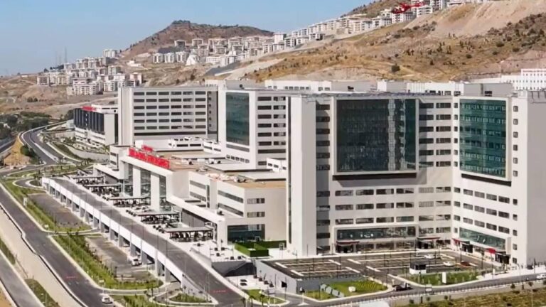 İzmir Şehir Hastanesi hasta kabulüne Başladı