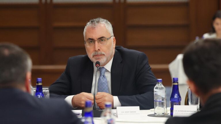 Bakan Işıkhan: Emekli ikramiyeleri ile ilgili kapsam genişlemeyecek