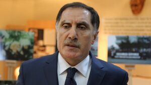 Kamu Başdenetçi Şeref Malkoç,  “Başka ülkeler kapılarını kapatıyorlar ama biz sadece kapılarımızı açmıyoruz gönüllerimizi de açıyoruz”