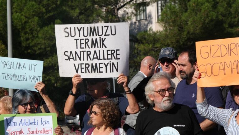 Muğlalılardan DSİ Önünde Çağrı: “Suyu Termiğe Değil Halka Ver”