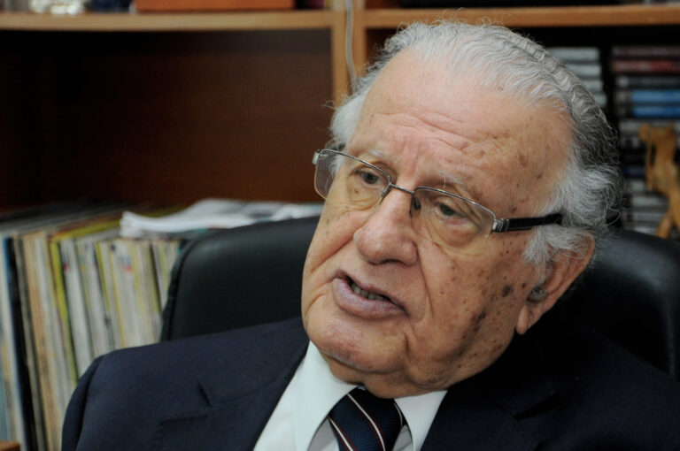 Dünyada hoş bir seda bırakıp giden Prof. Dr. Hakkı Atun