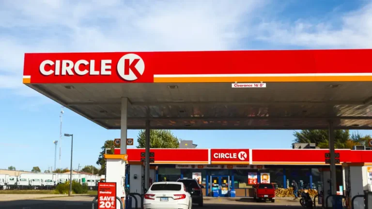 Circle K, 100’üncü Lokasyonla Dönüm Noktasını Kutluyor, İsveç’teki EV Şarj Ağını Genişletiyor