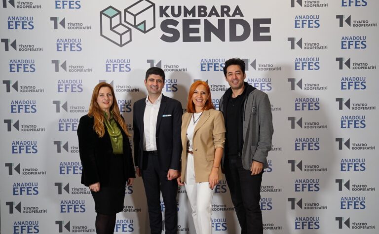 Tiyatro Kooperatifi ve Anadolu Efes Tiyatronun Geleceği için Seyirci Kalmıyor!