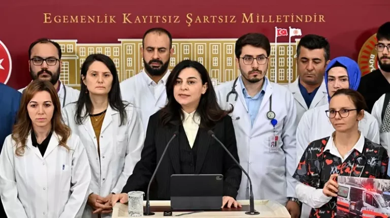 AK Parti İstanbul Milletvekili Durgut: Filistinli sağlık çalışanları onurlu bir duruş sergiliyorlar