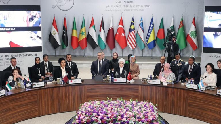 Emine Erdoğan: Kalıcı barış için çaba göstermeliyiz