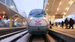 YHT’ler ara tatilde yolcu sayısı ile rekor kırdı