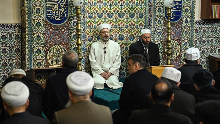 Diyanet İşleri Başkanı Prof. Dr. Ali Erbaş, “İslam toprağı olan Filistin’de yapılan mezalime duyarsız kalmayacağız”