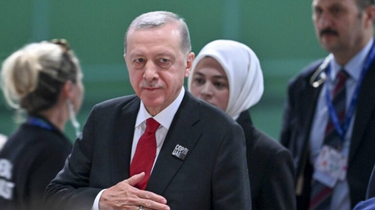Cumhurbaşkanı Erdoğan’dan BAE’de ikili görüşmeler