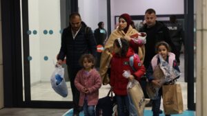 130 Türk vatandaşı ve aileleri Gazze’den Mısır’a geçiş yaptı