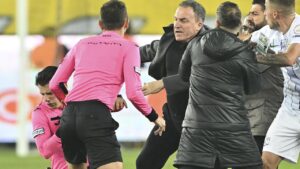 Sporda şiddete caydırıcı cezalar yolda
