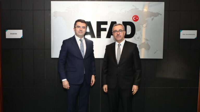 Kahramanmaraş Büyükşehir Belediye Başkanı Güngör, AFAD Başkanı Okay Memiş ile bir araya geldi