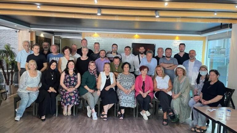 Kocaeli Yayıncılar ve Kitapçılar Derneği’nden Hataylı Depremzedelere Sıcak Destek