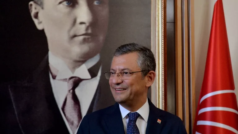 CHP’nin büyükşehir ve il belediye başkan adayları listesi