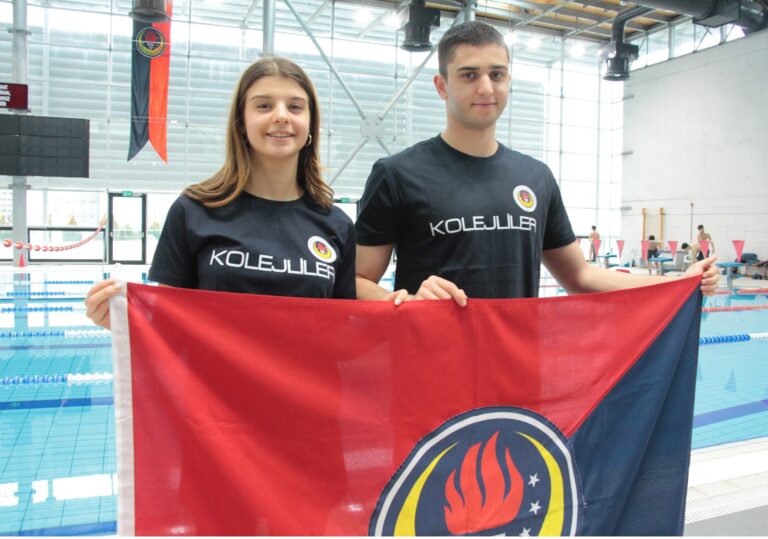 Liseli Milli yüzücüler ünlü Amerikan üniversitelerinin yolunda