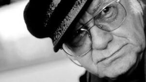 Attila İlhan: Sanat da ahlâk ve hukuk gibi bir üstyapı kurumudur