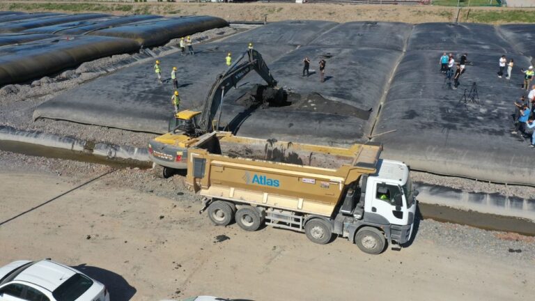 İzmit Körfezi’nden 13 bin 500 kamyon dip çamuru çıkartıldı!