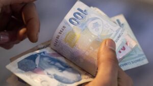 Emeklilere yüzde 49,25 zam Meclis’te kabul edildi