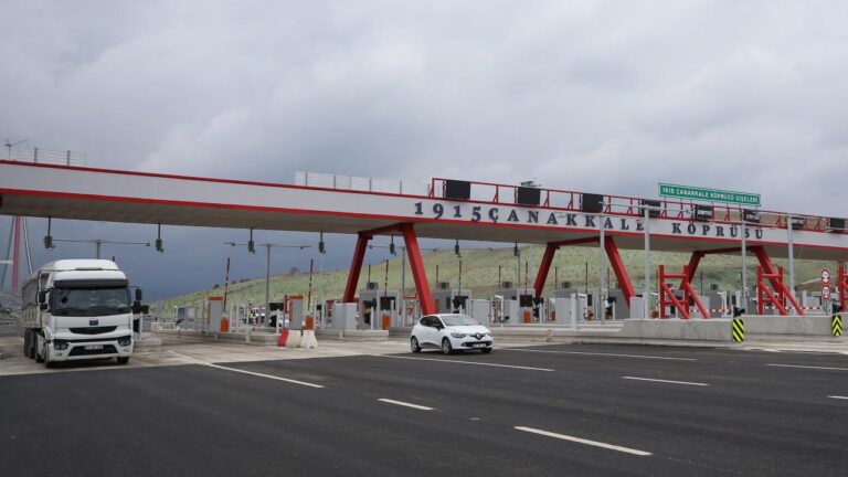 Otoyollarda gişesiz, bariyersiz ulaşıma geçiliyor