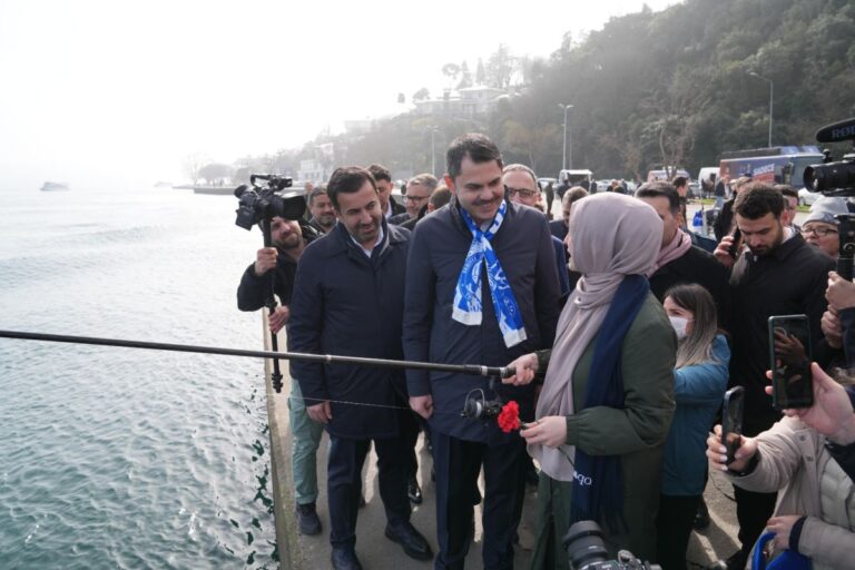 İstanbul Büyükşehir Belediye Başkan Adayı Murat Kurum, Sarıyer’de olta balıkçıları ile