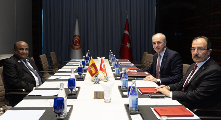 TBMM Başkanı Kurtulmuş, Sri Lanka Meclis Başkanı Abeywardana ile görüştü