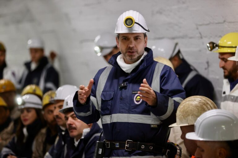 Enerji ve Tabii Kaynaklar Bakanı Bayraktar, “Adeta asrın felaketini asrın birlikteliğine dönüştüreceğiz”