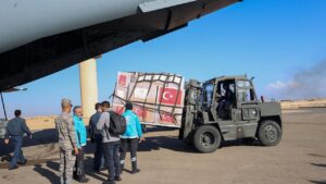 Türkiye’nin Gazze için gönderdiği sağlık yardımı Mısır’a ulaştı