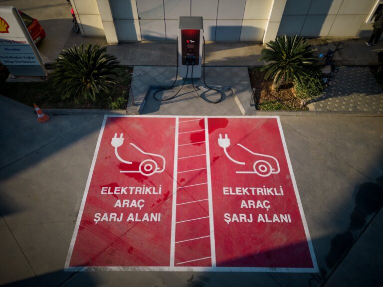 2 bin şirket filosu ENYAKIT’ın Elektrikli Taşıt Tanıma Sistemini kullanıyor 