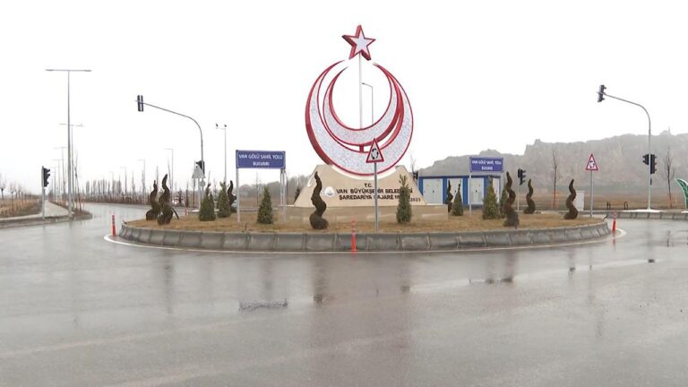 Belediyede görevlendirme sonrası Vanlılar hizmete kavuştu