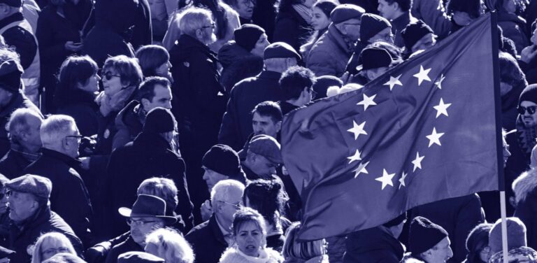 Avrupa Ateşle mi Oynuyor?