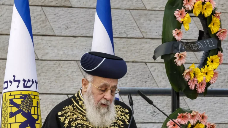 İsrail’in Sefarad Hahambaşı Yosef: Bizi askere gitmeye zorlarlarsa ülkeyi terk ederiz