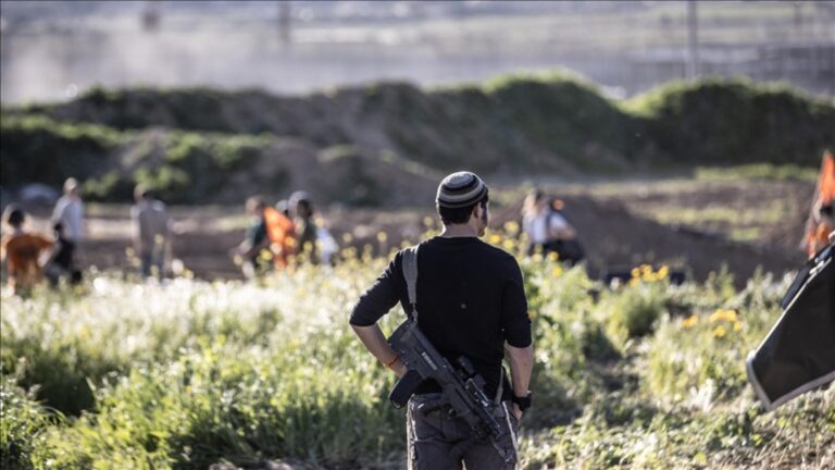 WSJ: İşgal altındaki Batı Şeria’da 7 Ekim’den beri 5 kaçak yerleşim yeri ile 15 yasa dışı yol inşa edildi