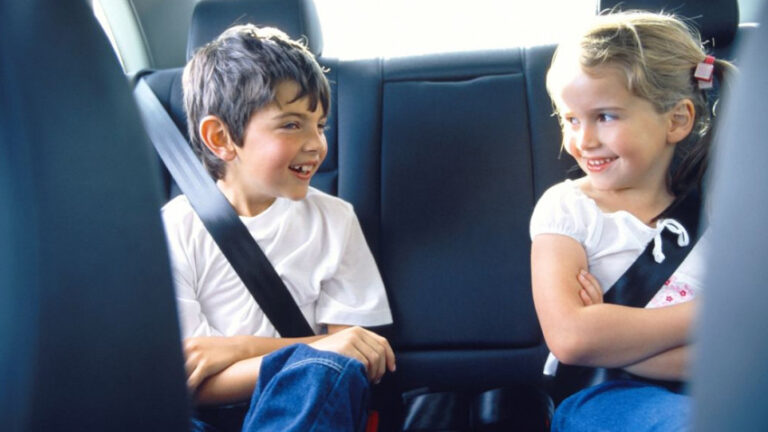 Arka koltukta takılı kemer ölümleri yüzde 75 azaltıyor!