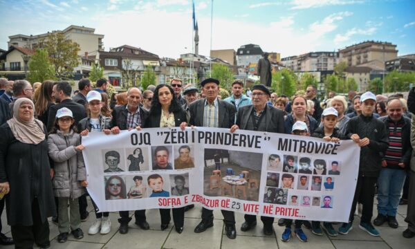 Kosova Cumhurbaşkanı Vjosa Osmani,