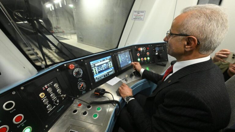 Bakan Uraloğlu: İstanbul’u baştan başa metro ağları ile ördük