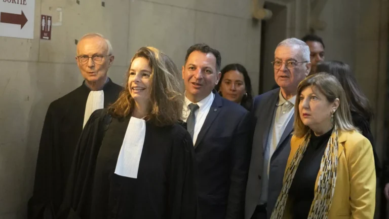 Suriyeli baba ve oğulun öldürülmesi ile ilgili tarihi dava Fransa’da başladı