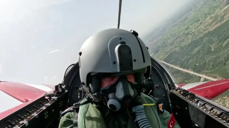 Hava Kuvvetleri Komutanı Orgeneral Kadıoğlu, HÜRJET ile uçtu