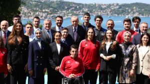 Cumhurbaşkanı Erdoğan: Hepinize umut dolu, huzur ve barış dolu bir gelecek diliyorum