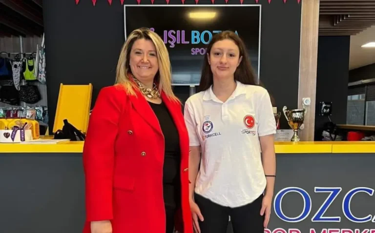 Kocaeli Yüzme Kulübü & Işıl BOZCA Spor Merkezi gururla sunar!