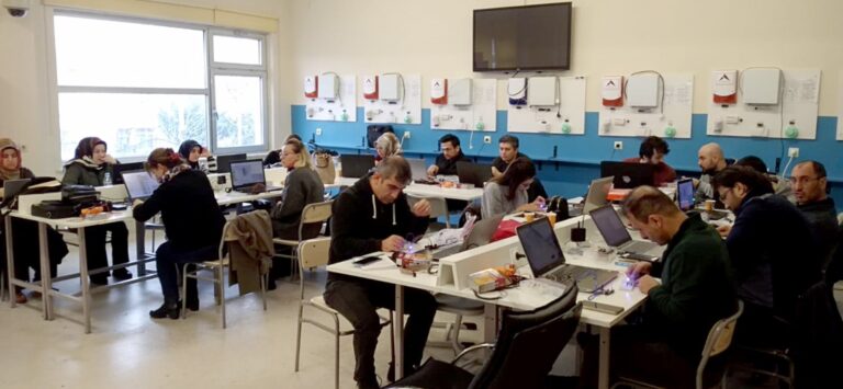 Öğretmenler, yaz dönemi mesleki çalışma programına, istedikleri illerde katılabilecek