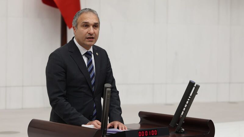 Suat Özçağdaş: “Öğretmenlerin Aylardır Beklediği Atanma Umutları Yerle Bir Oldu”