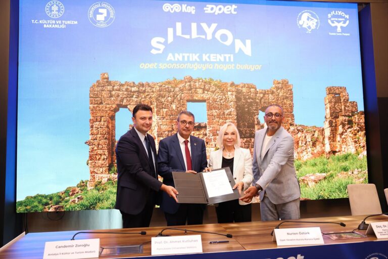 (PAÜ) Rektörü Prof. Dr. Kutluhan, Sillyon Antik Kenti kazı çalışmalarına destek ağlayacak protokol imza törenine katıldı
